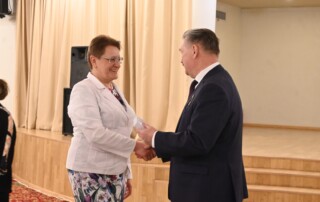 Вручение памятной медали 09