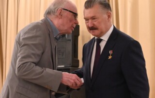 Вручение памятной медали 15