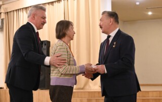 Вручение памятной медали 16